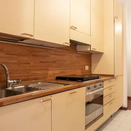 Apartment Modern One Bedroom *